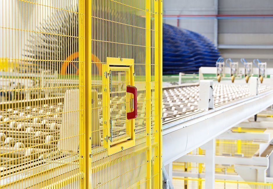 Schutzeinrichtug trennend Schutzzaun Industrie